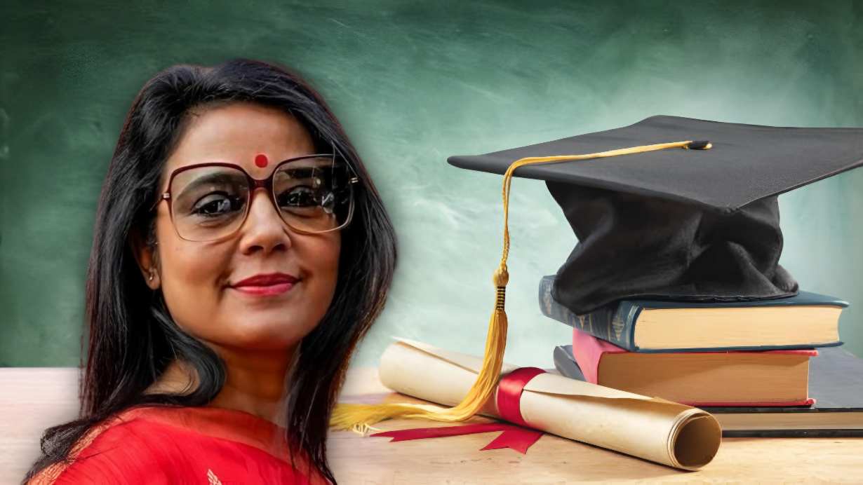 Mahua moitra education qualification