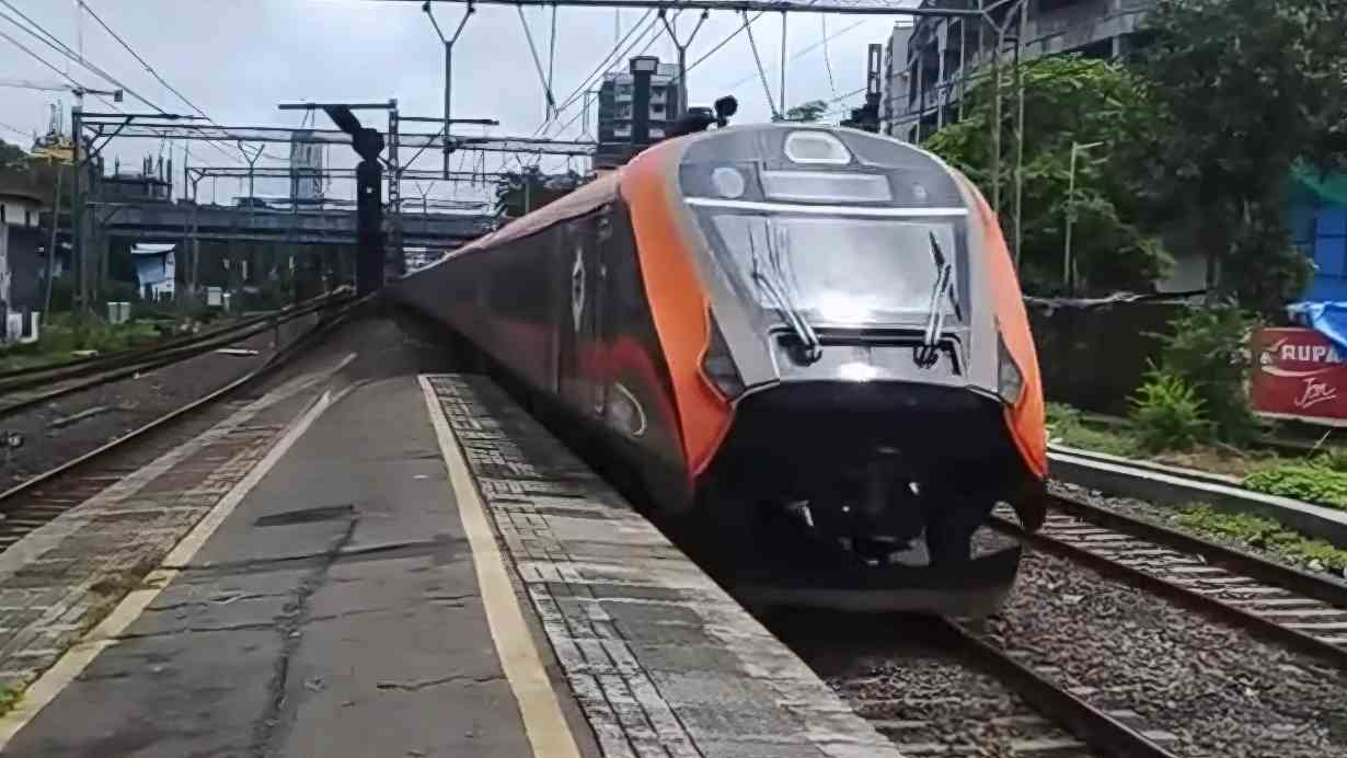 20 coaches Vande Bharat Express