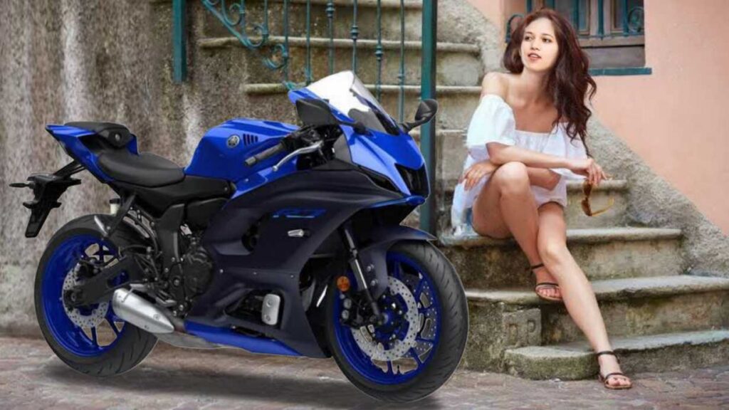 Yamaha R15M