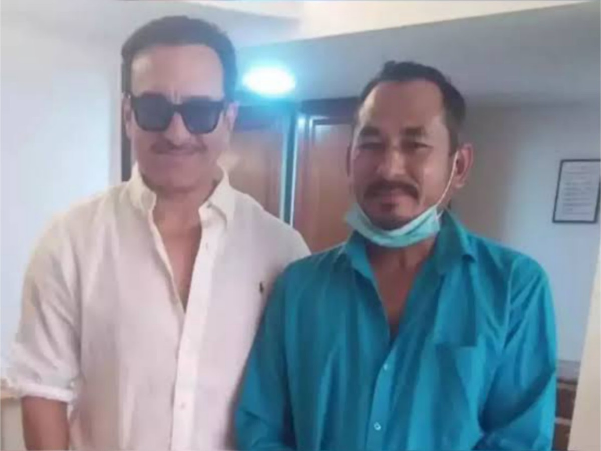 Saif Ali Khan with Bhajan