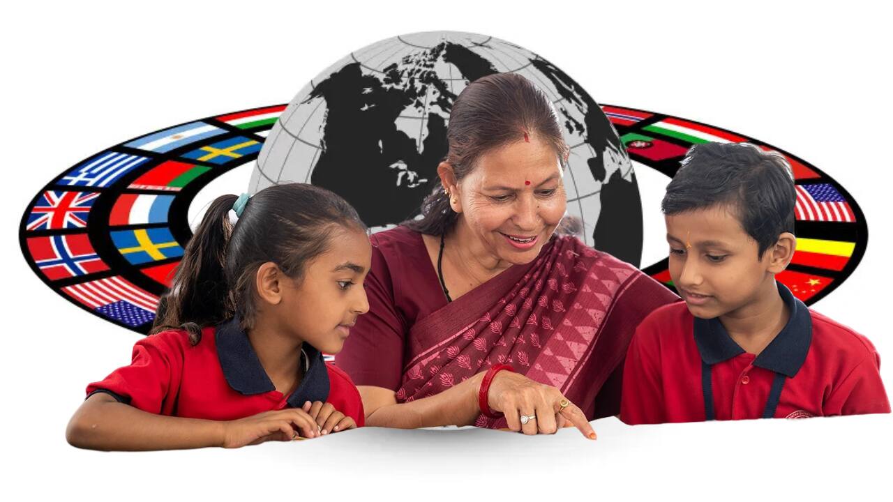 পড়াশুনায় ব্যস্ত পড়ুয়ারা