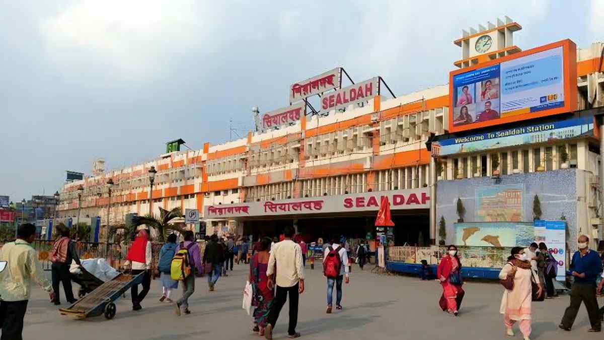 শিয়ালদহ স্টেশন