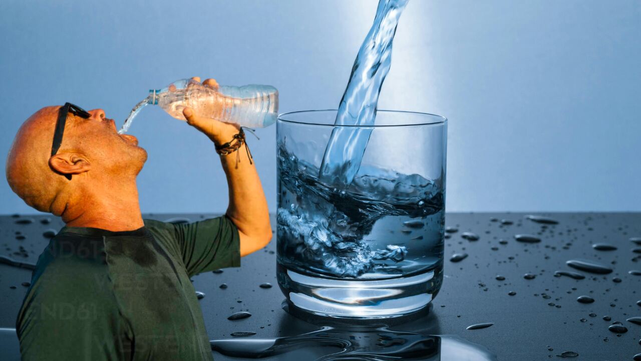 staying-hydrated-drinking-water-while-standing-health-risks