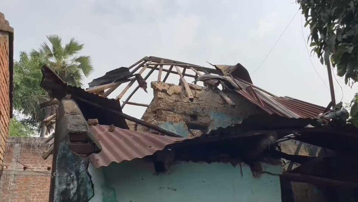 ক্ষতিগ্রস্ত বাড়ি