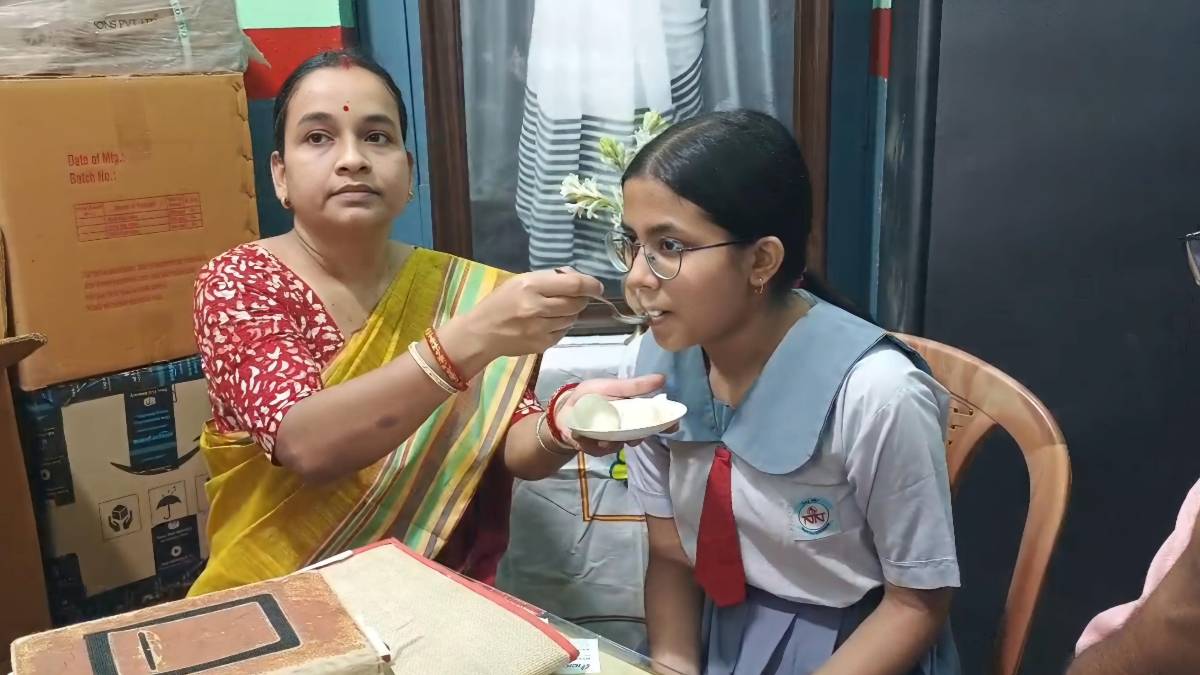 মাধ্যমিকে অষ্টম বোলপুরের শ্রীজয়ী