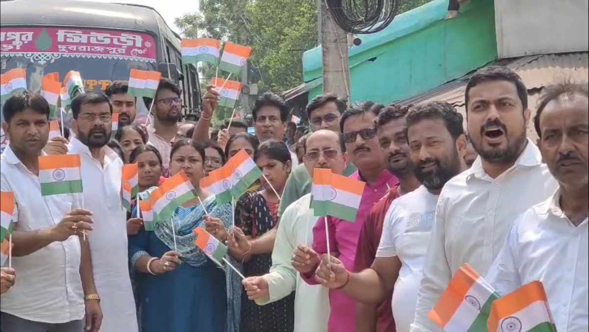 তৃণমূলের দেশপ্রেম