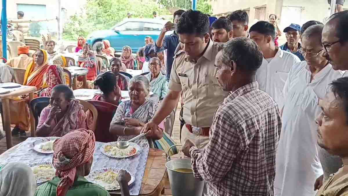 বিনামূল্যে দুঃস্থদের খাওয়া-দাওয়া