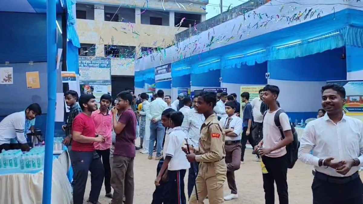 কেরিয়ার কাউন্সিলিং মেলা