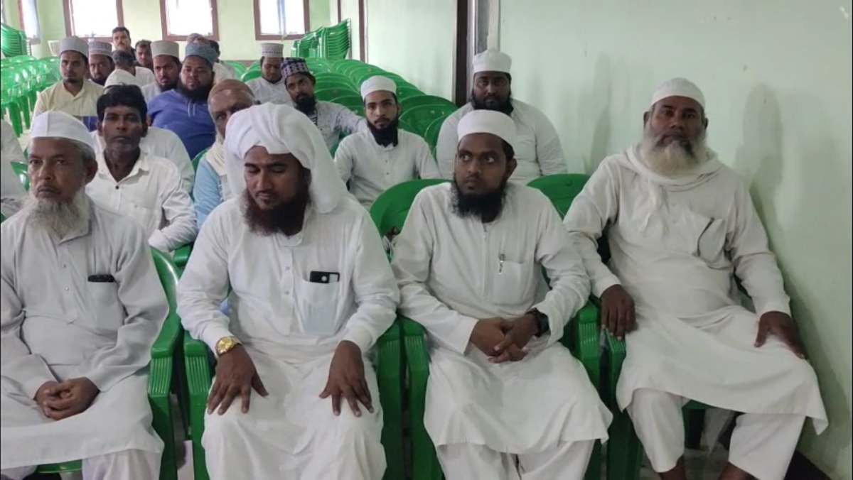 মুসলিম ধর্মাবলম্বীদের নিয়ে বৈঠক