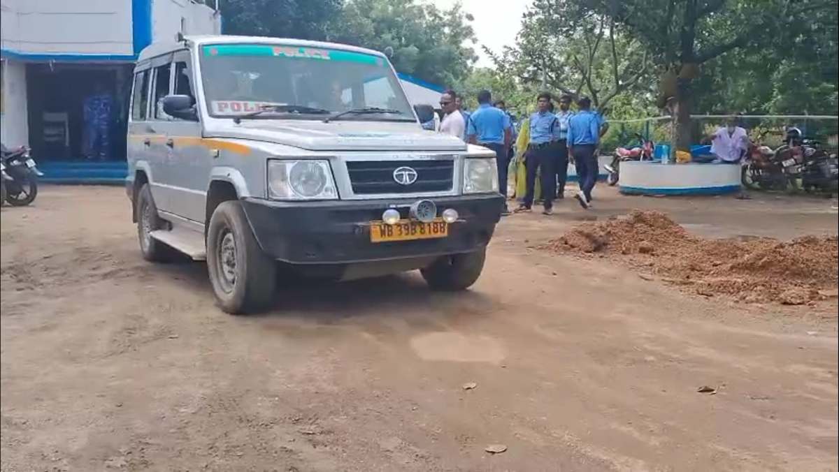 পুলিশ ভ্যান