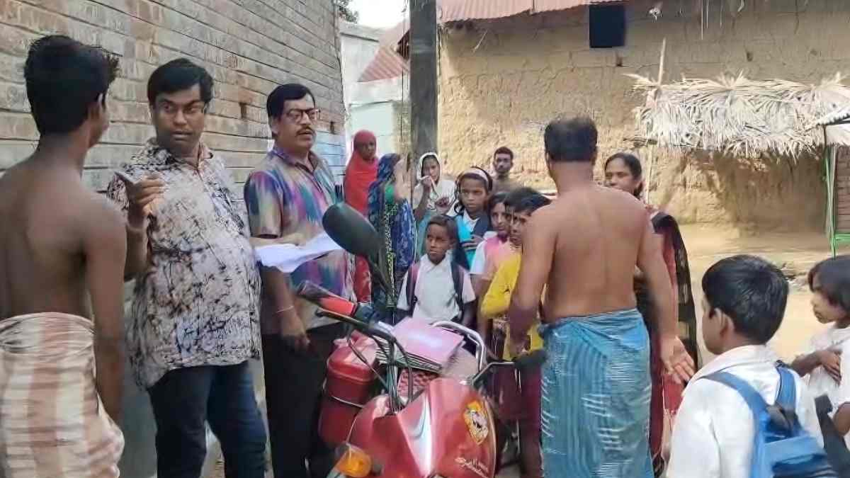 দুয়ারে শিক্ষক