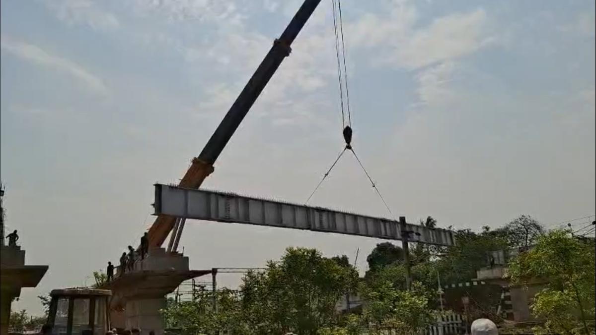 রেল ফ্লাইওভার