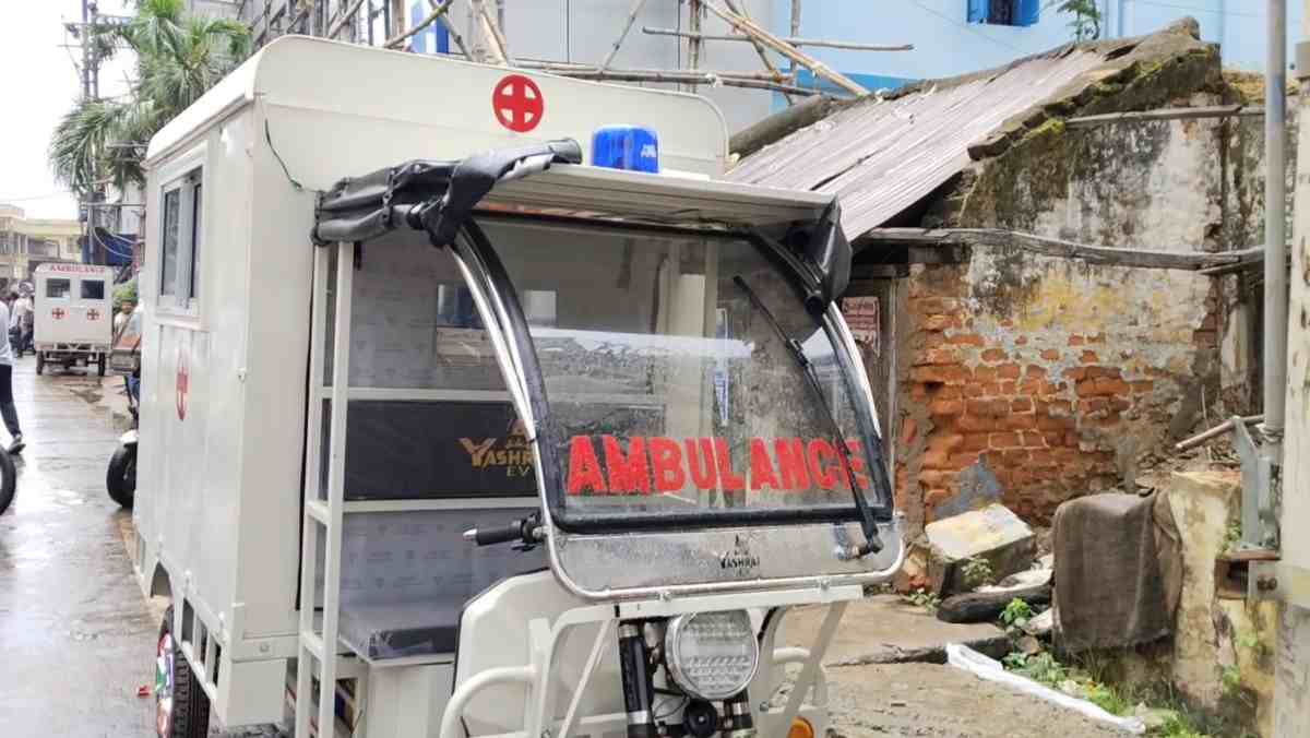 টোটো অ্যাম্বুলেন্স