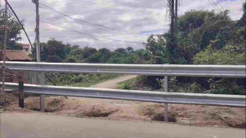 রেলের ফেন্সিং