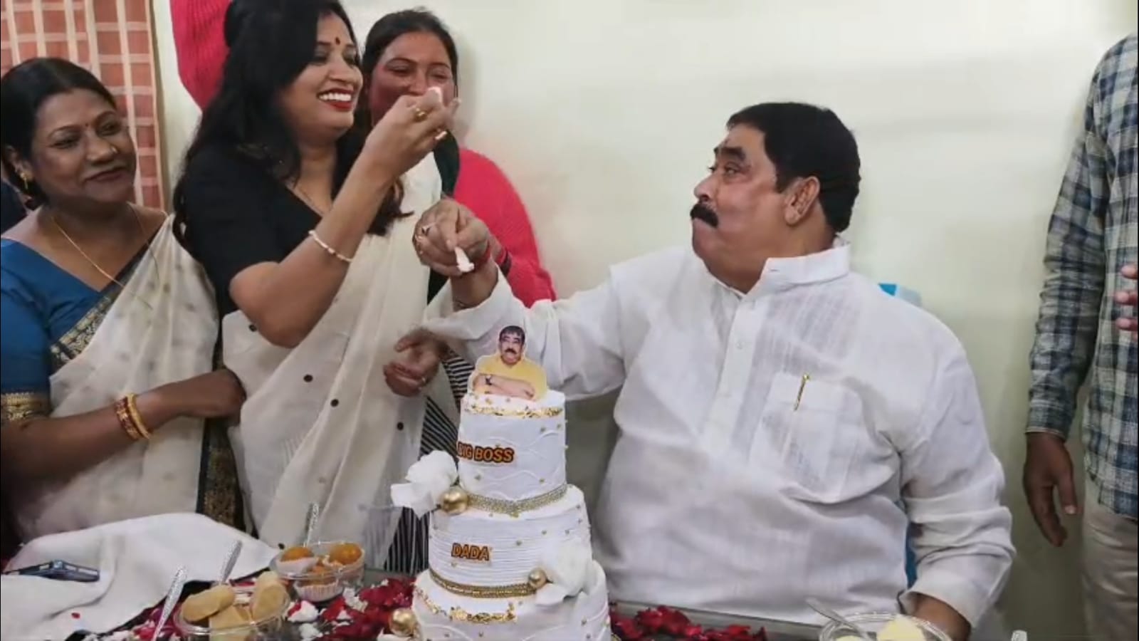 অনুব্রত মণ্ডলের জন্মদিন পালন