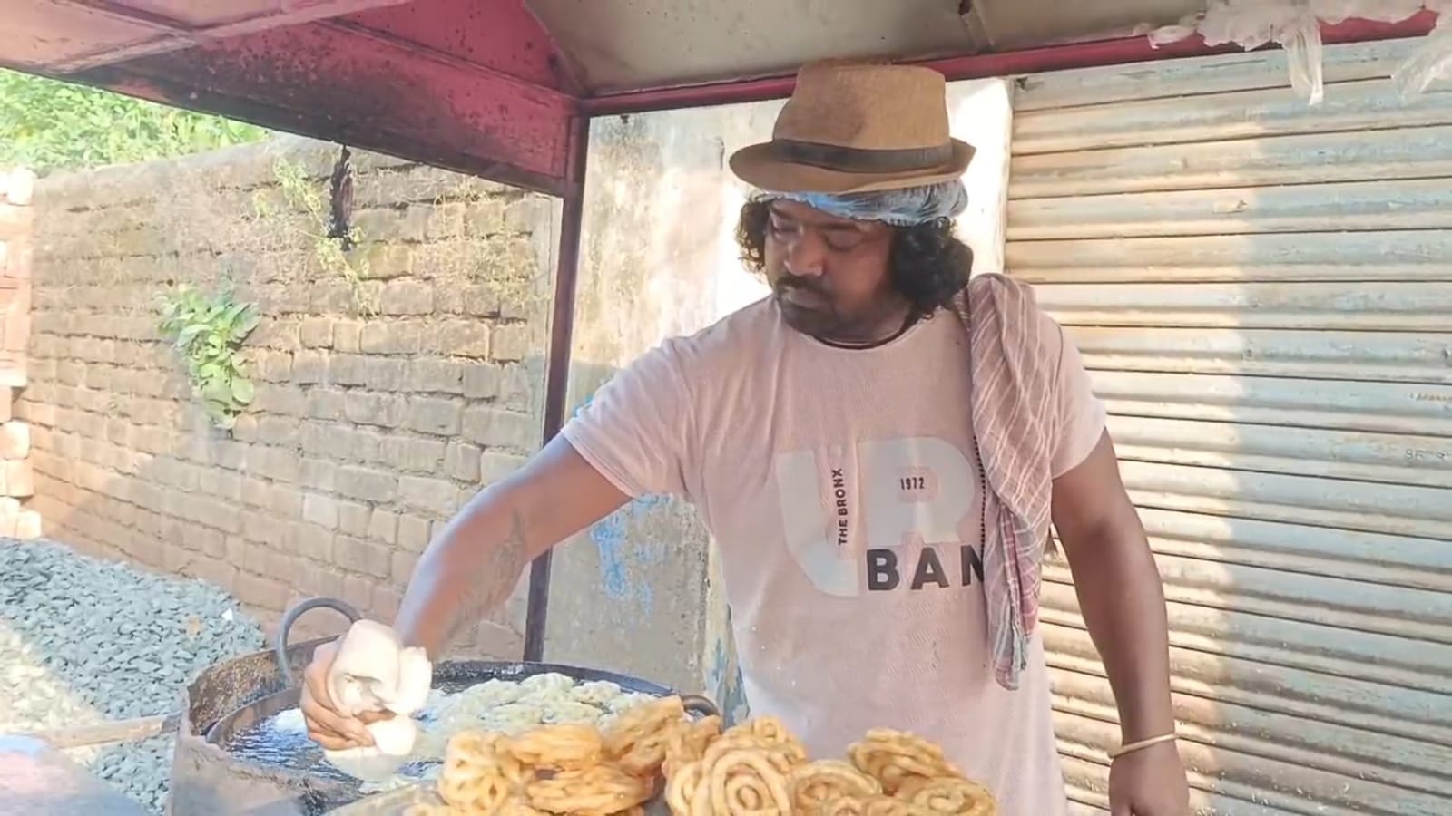 তাঁতিপাড়ার বিখ্যাত জিলাপি