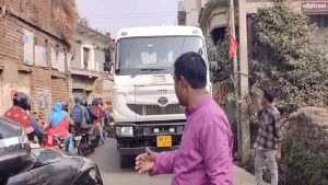 যানজট মুক্ত করতে ব্যস্ত বিজেপি বিধায়ক অনুপ কুমার সাহা