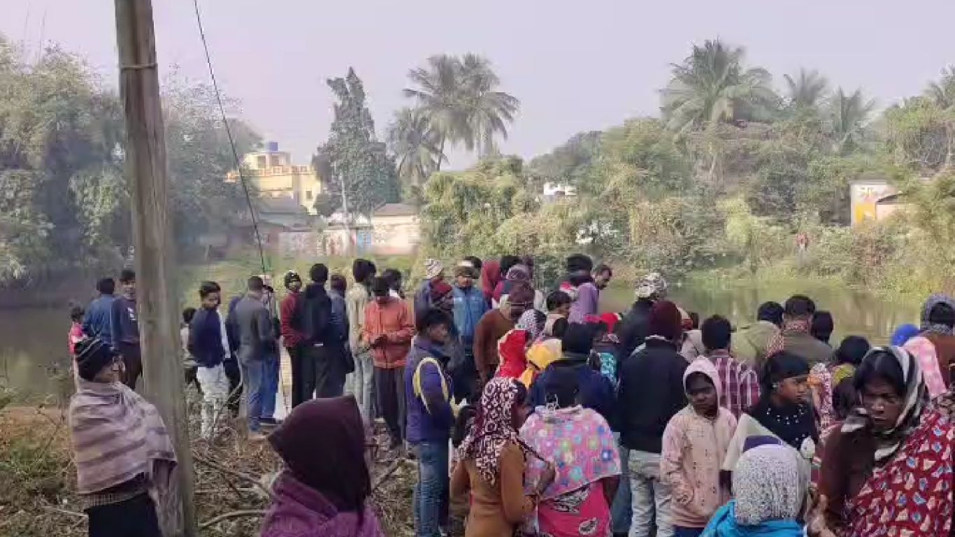 মা-মেয়ের দেহ উদ্ধার পুকুর থেকে