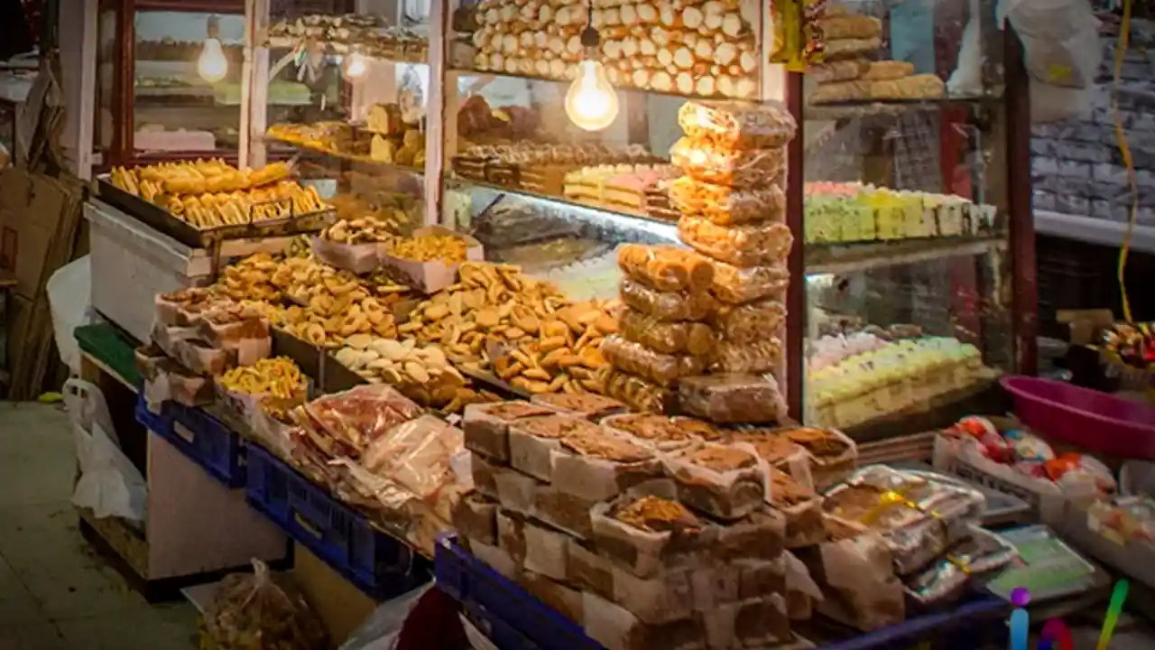 Kolkata Municipality founds Adultration in Cakes of famous Bakery