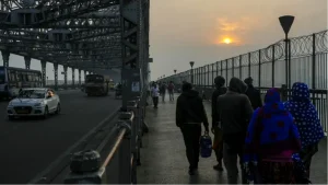 Temperature drop to snowfall in north bengal Weather Update