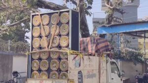 ডিজে বক্স আটক