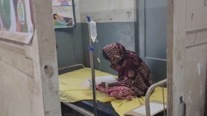 হাসপাতালে বসে পরীক্ষা দিচ্ছে মাধ্যমিক পরীক্ষার্থী