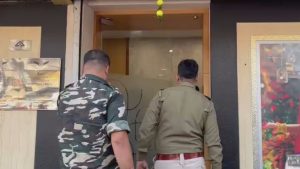 সিউড়িতে সোনার দোকানে নিরাপত্তা খতিয়ে দেখল পুলিশ