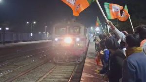 নতুন ট্রেনের স্টপেজ মিলতেই সিউড়িতে রাজকীয় অভ্যর্থনা